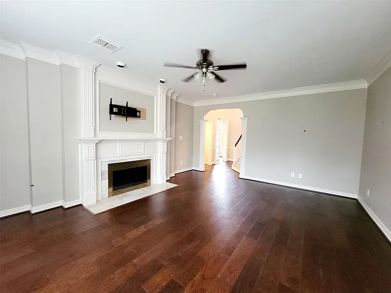 4831 Whitby Cir — Photo 3