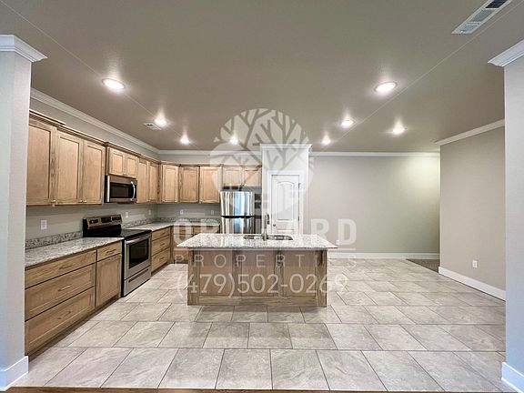 3rd image of 561 Bradford Dr #B