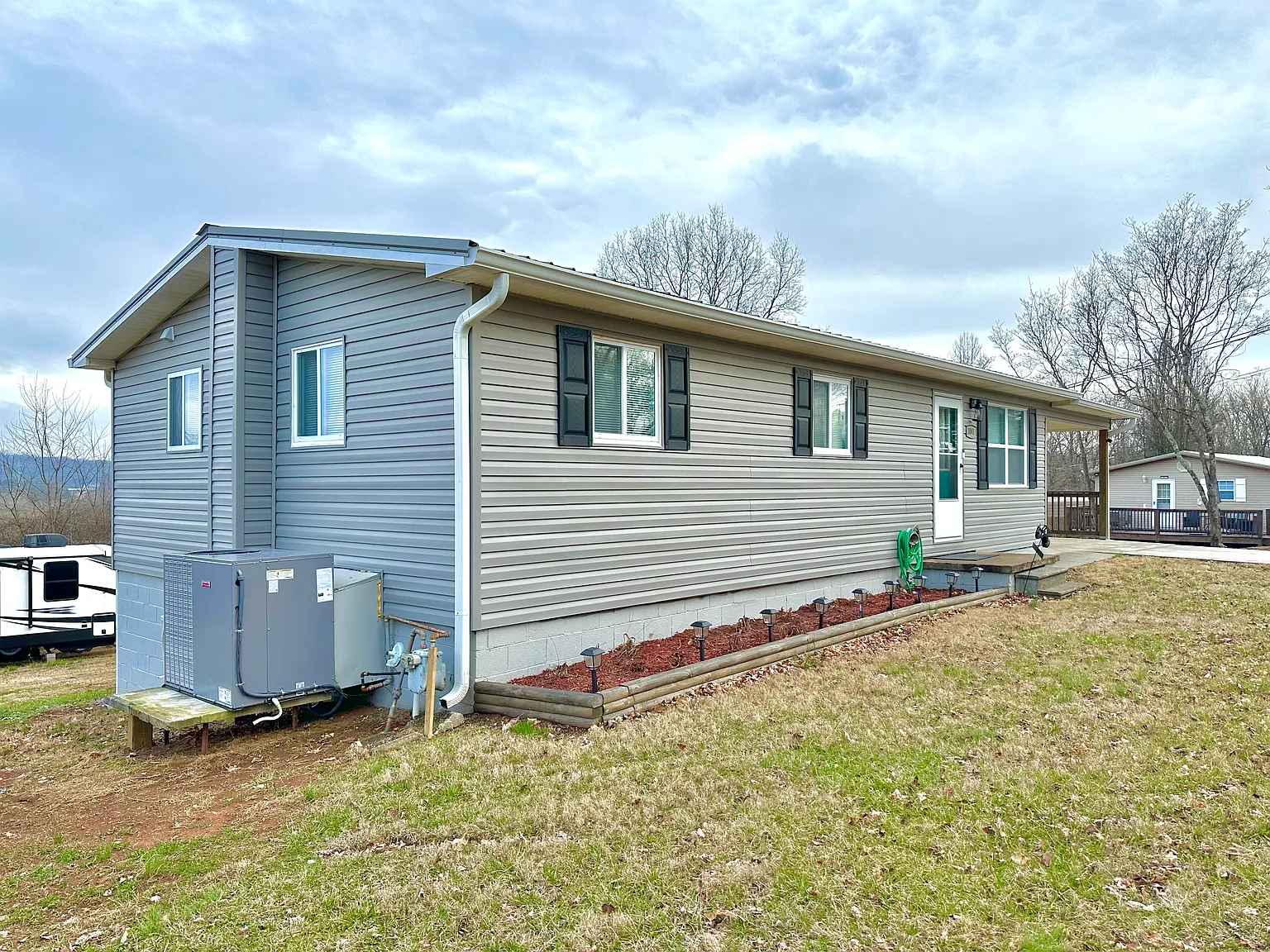 3 bed, 1081 sqft, $1,700 — Photo 2