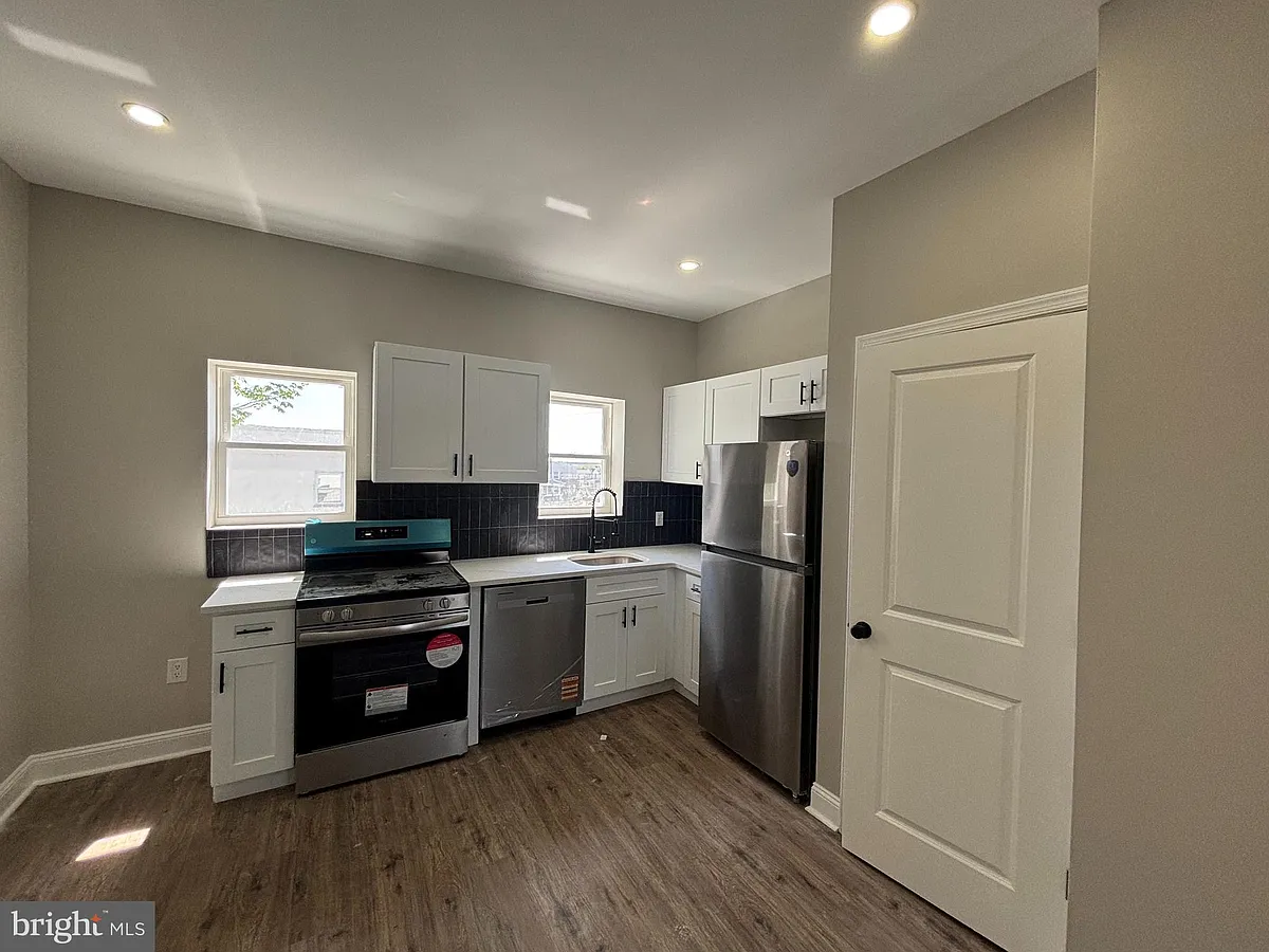 Building Photo - 7211 Theodore St #13-2