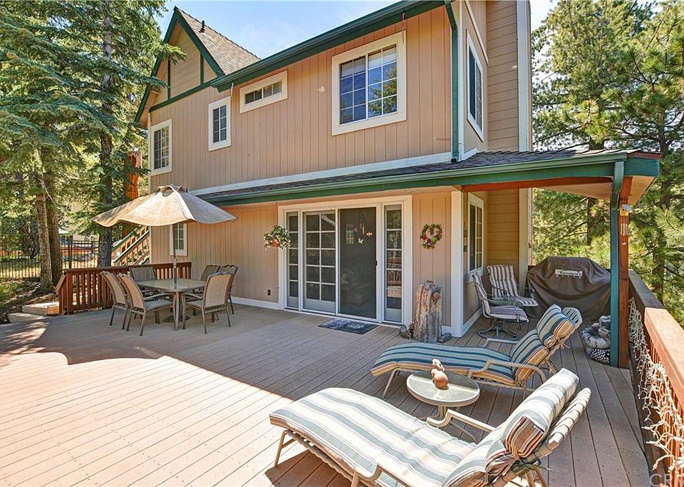 1st image of 940 Sandalwood Dr