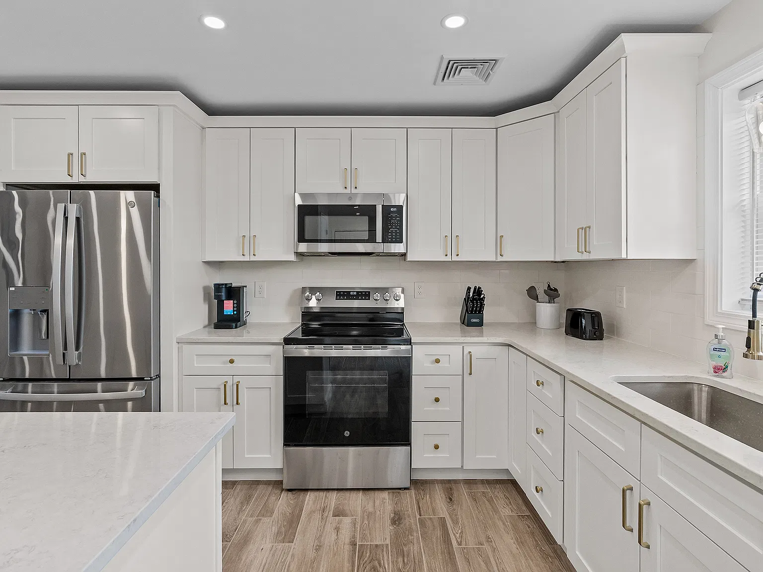 3 bed, 2.5 bath, 1530 sqft, $3,200 — Photo 4