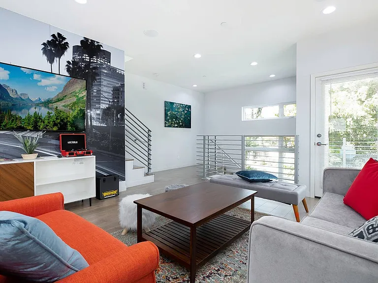 3 Bed Modern Townhome + 2-Car Private Garage — Photo 14
