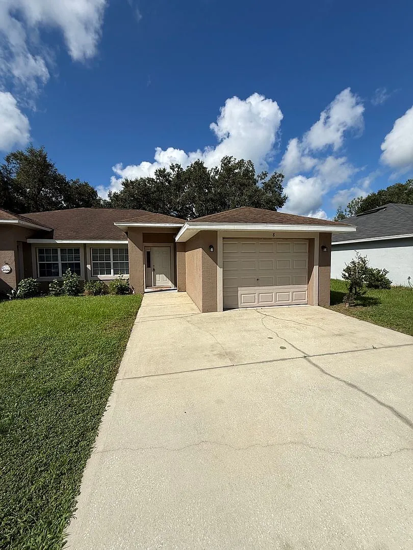 3 Bedroom/2 Bathroom Duplex — Photo 4