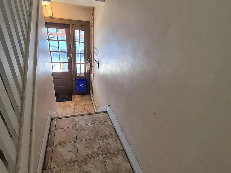 1614 Ontario St #4 — Photo 3