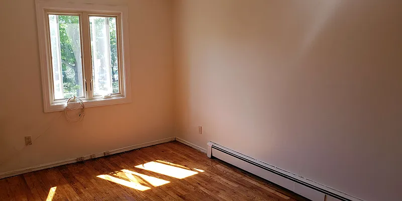 Rented by Halvatzis Realty | media 5