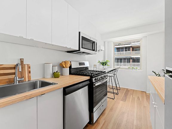 3rd image of 549 W 123rd St APT 11C