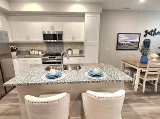 2731 Gaston Pl, Fullerton, CA