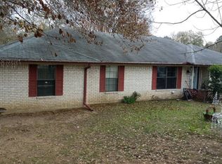 2100 Salt Works Rd, Palestine, TX 75803