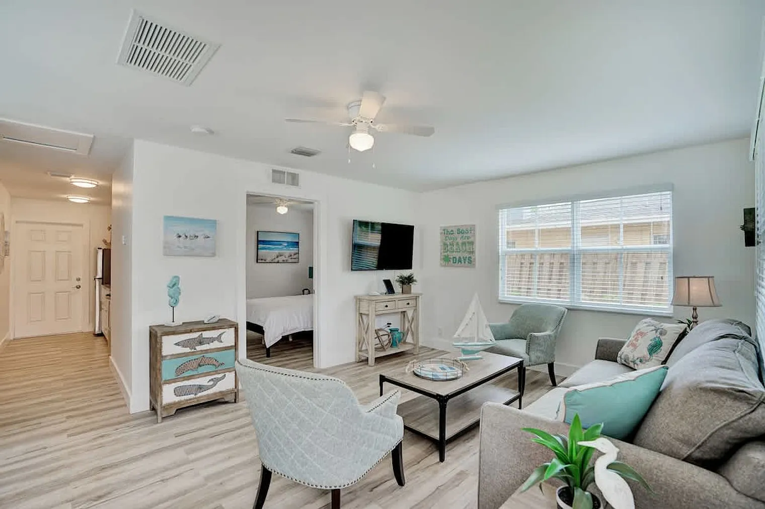 4 bed, 4.0 bath, 10763 sqft, $8,496 — Photo 1