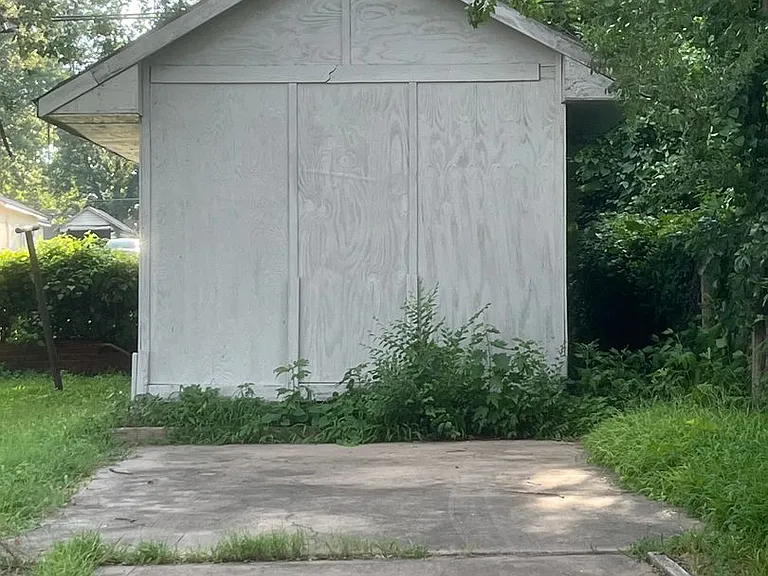 728 N Marion Ave — Photo 32
