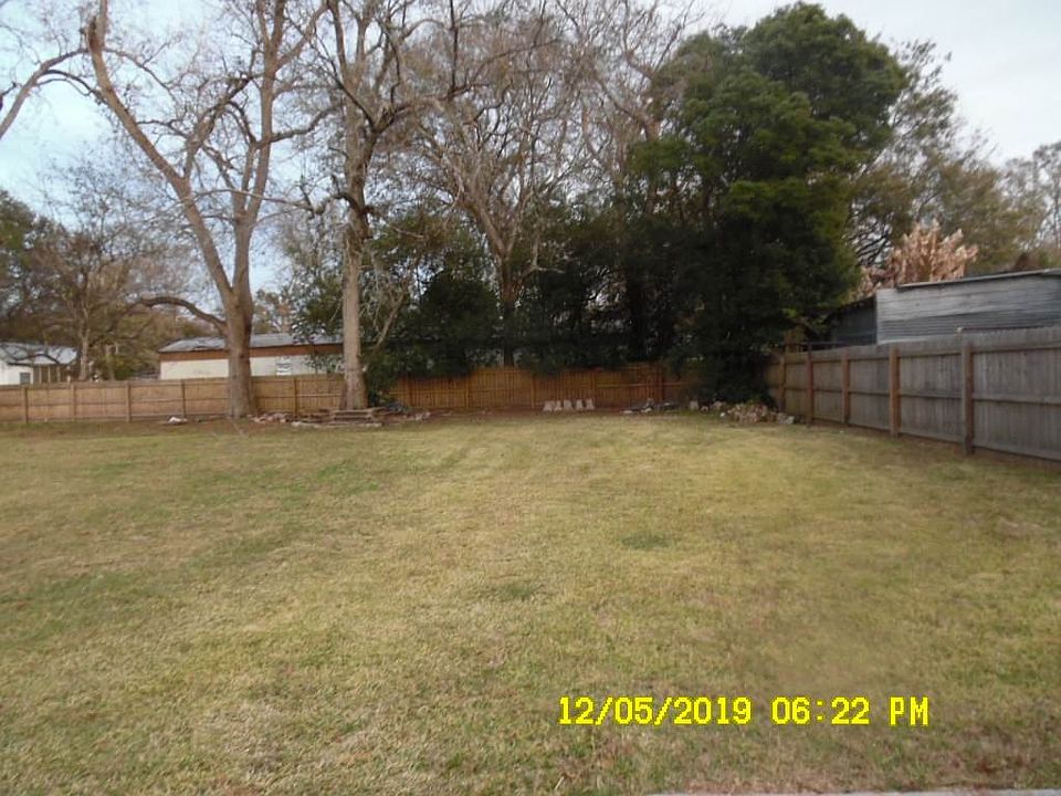 2nd image of 106 Talbot St