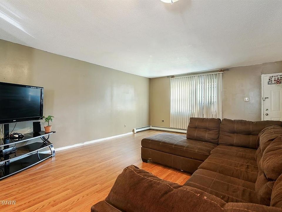 2nd image of 993 Blake Ave