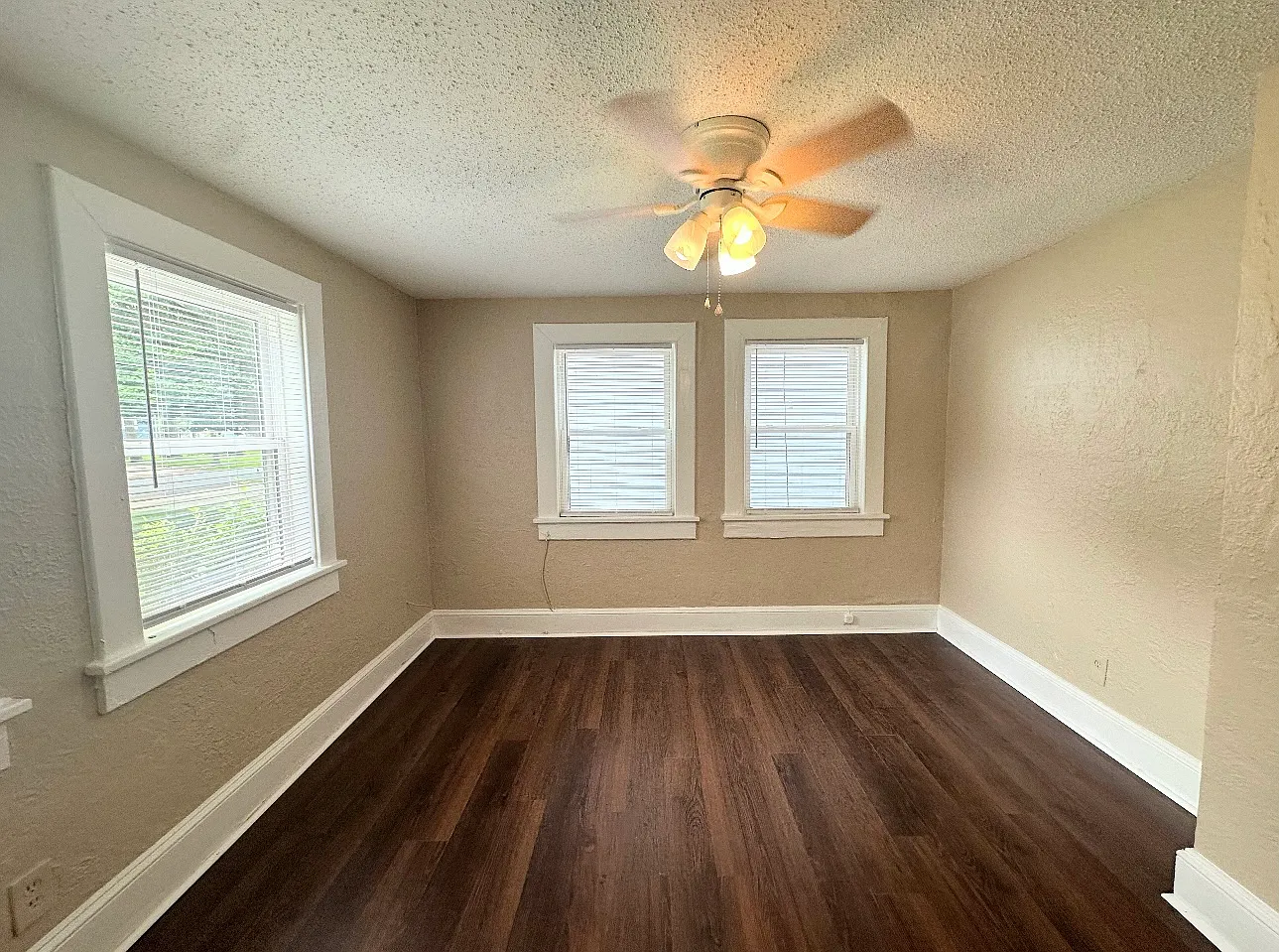 2 bed, 720 sqft, $1,550 — Photo 3