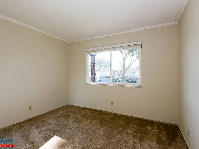260 Tradewinds Ct #3 — Photo 8