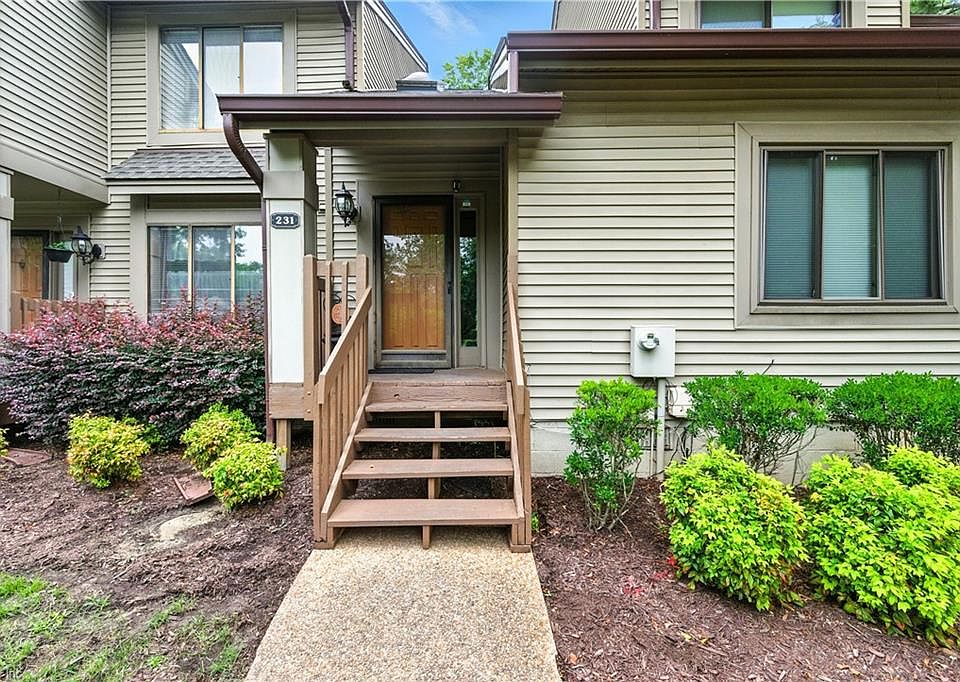 1st image of 231 Bridgewater Dr