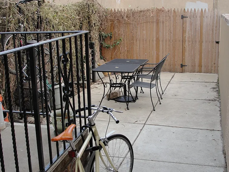161 Olive St — Photo 6