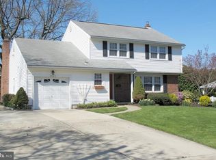 2202 Yellowstone Rd, Cinnaminson, NJ 08077