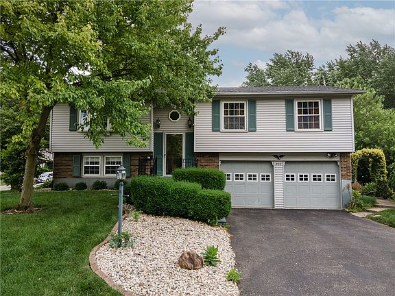 2nd image of 206 Brookwood Dr