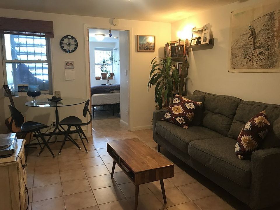 1st image of 454A 17th St #1