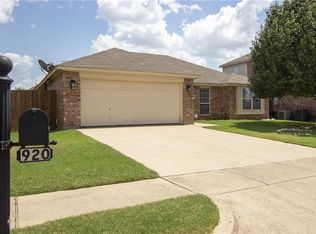 920 Crowder Dr, Crowley, TX 76036