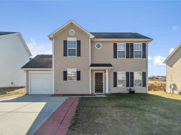 6933 Wandering Creek Dr, Charlotte, NC 28216