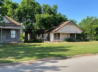 304 E Kansas Ave, Anadarko, OK 73005