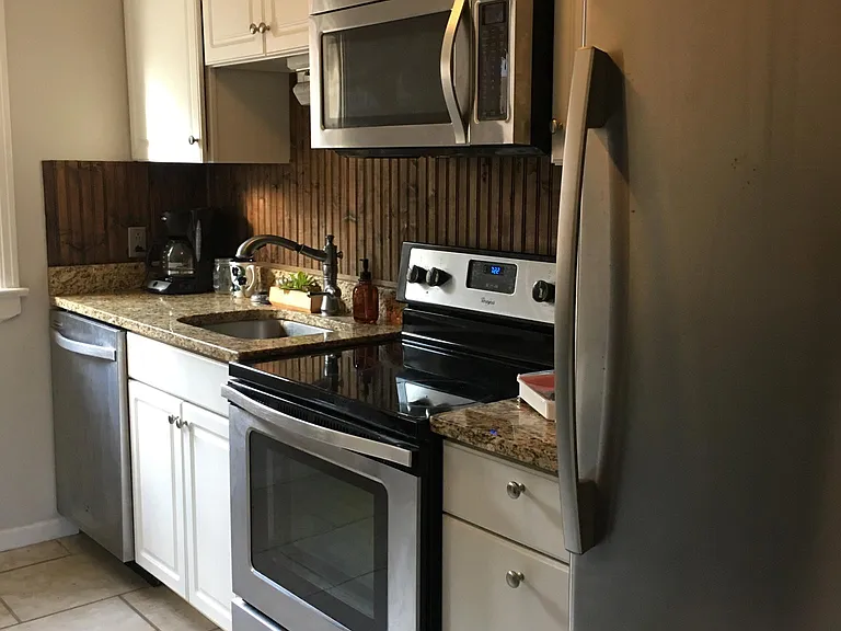616 E 63rd St — Photo 10