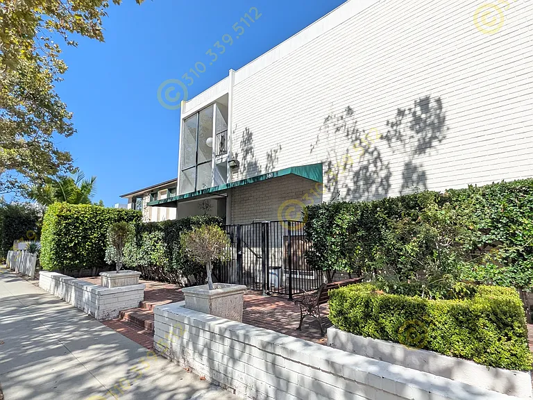 362 S Rexford Dr #9 — Photo 2