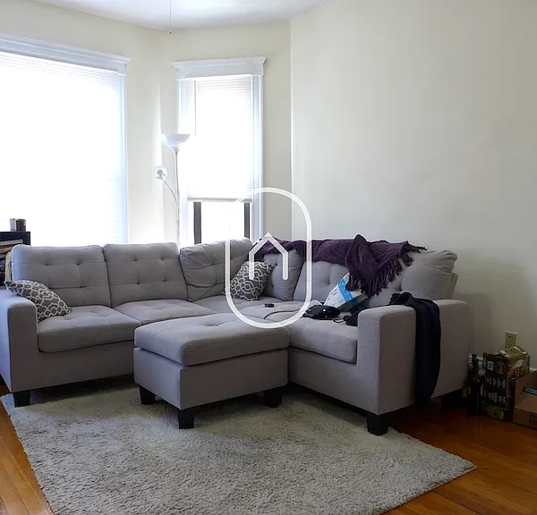 145 Sutherland Rd — Photo 5