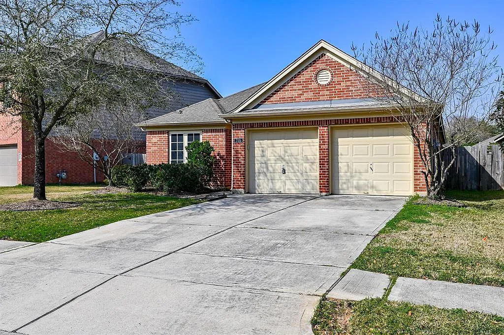 2106 Castle Gardens Lane - 1 — Photo 1