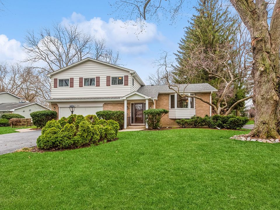 1st image of 26W115 Blackhawk Dr