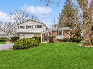 26W115 Blackhawk Dr, Wheaton, IL