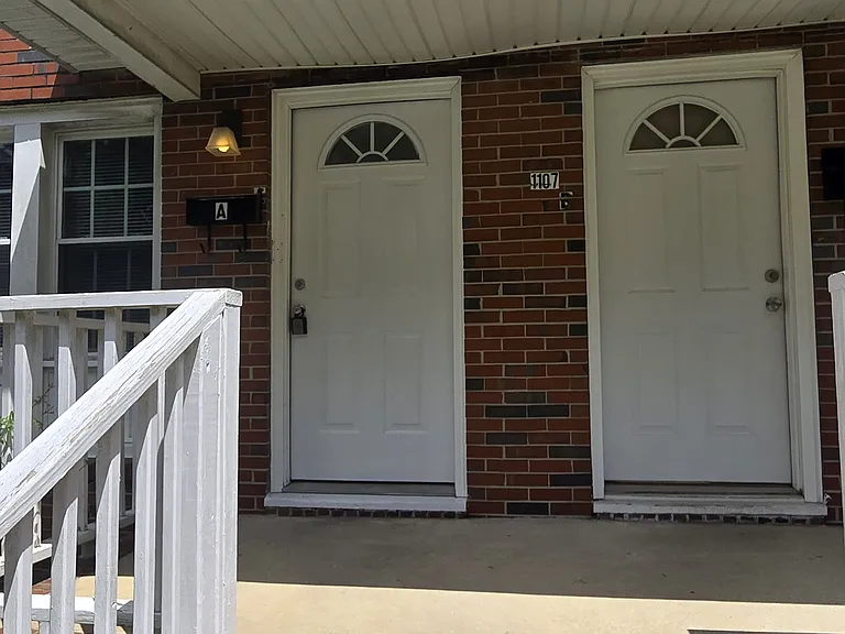 1107 Meadow St S — Photo 3