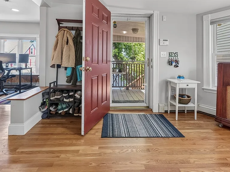 17B Bonair St #17B — Photo 8
