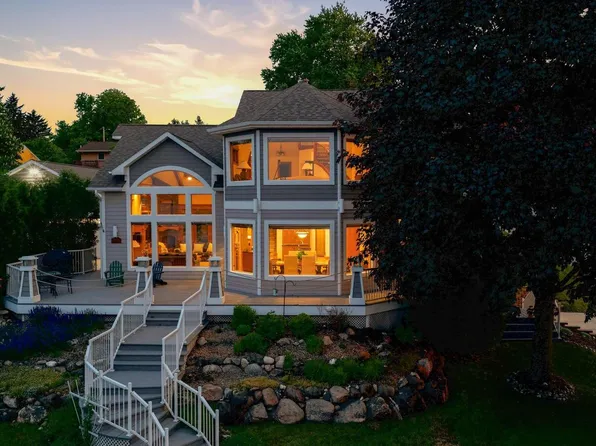405 Lake DRIVE, Random Lake, WI 53075