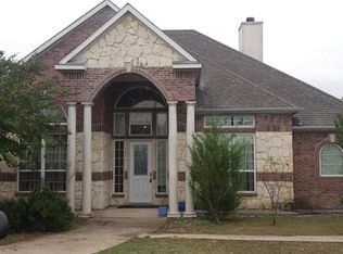 824 W Spinner Rd, Desoto, TX 75115