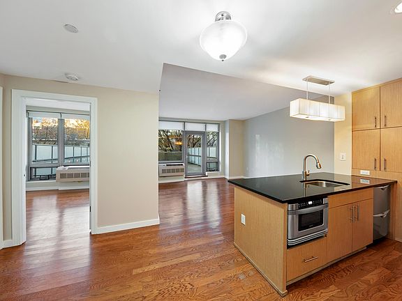 3rd image of 549 Borden Ave APT 2H