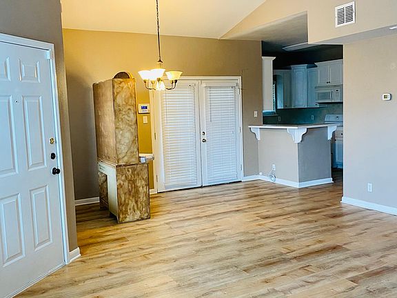 2nd image of 135 Chapel Hill Cir