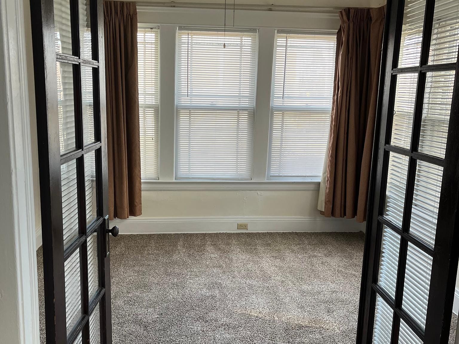 15346 Yorick Ave #1, Cleveland, OH 44110 | Zillow