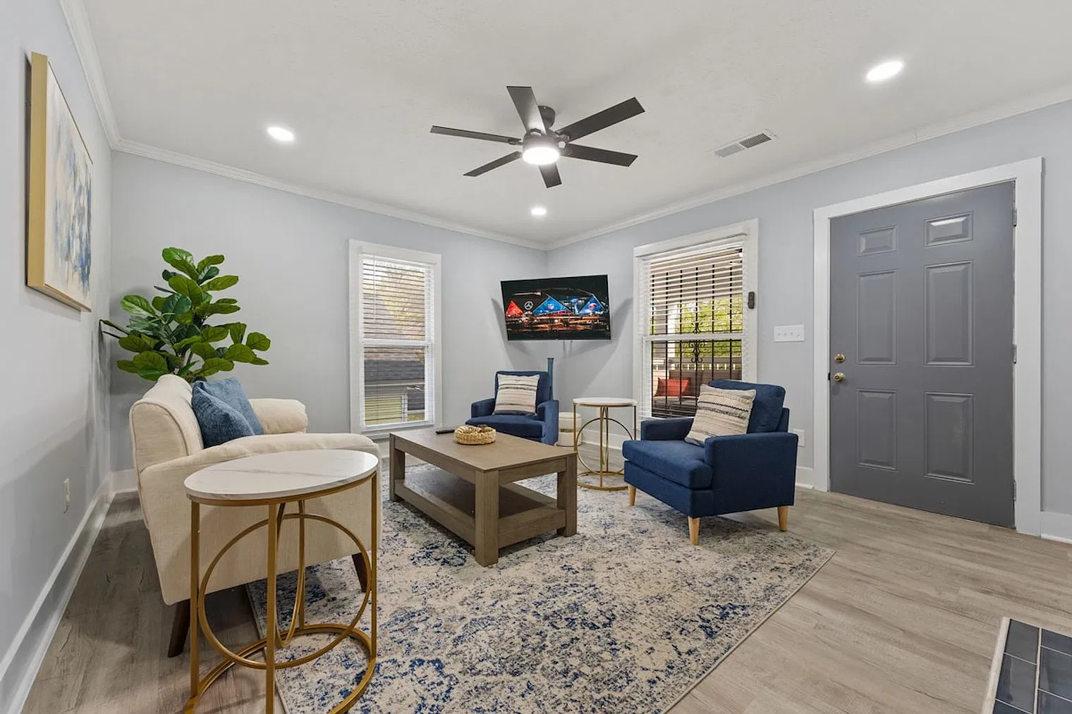 6 bed, 4.0 bath, $12,110 — Photo 3
