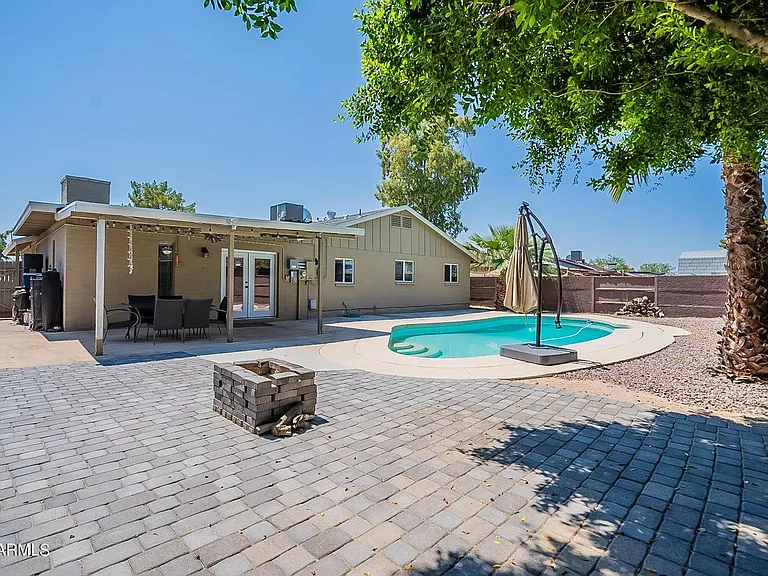 4414 W Altadena Ave — Photo 11