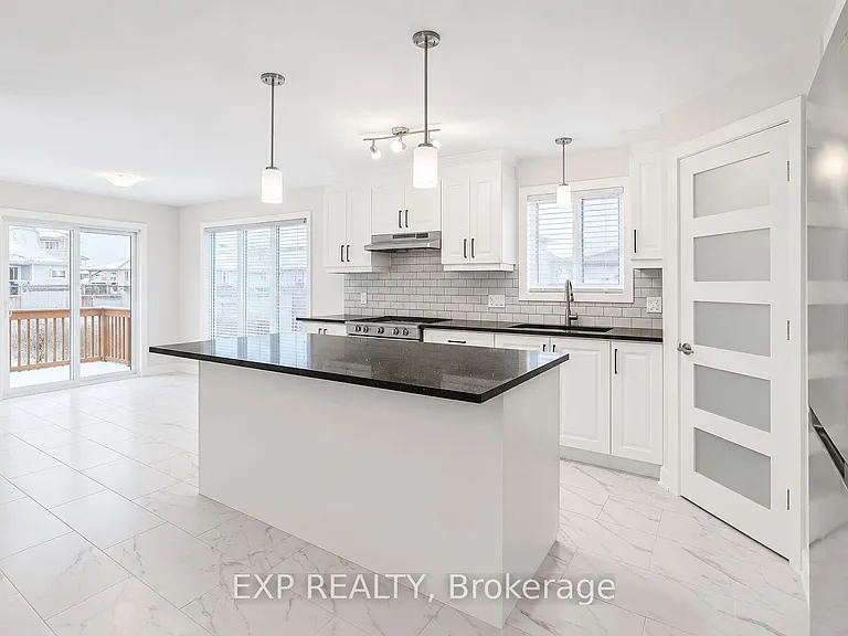 528 Lucent St — Photo 7