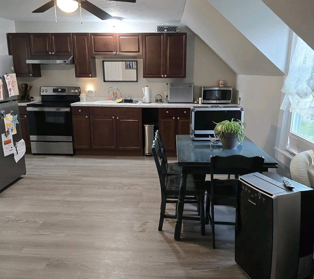 1 bed, 600 sqft, $1,300 — Photo 2