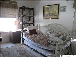 4th image of 18 Morning Glory Ln