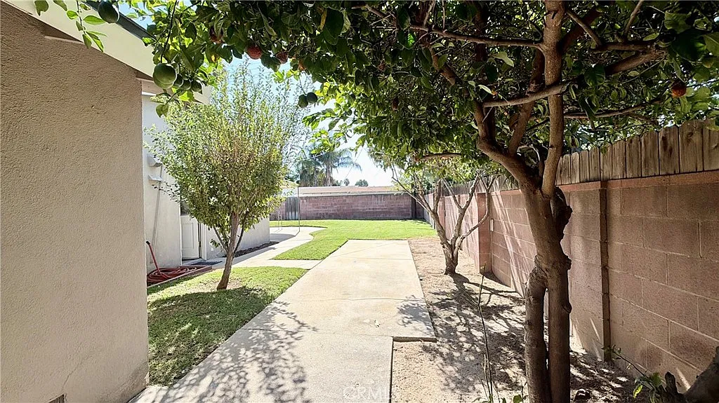 4 bed, 1479 sqft, $3,898 — Photo 3