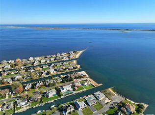 40 Dolphin Rd, East Quogue, NY 11942