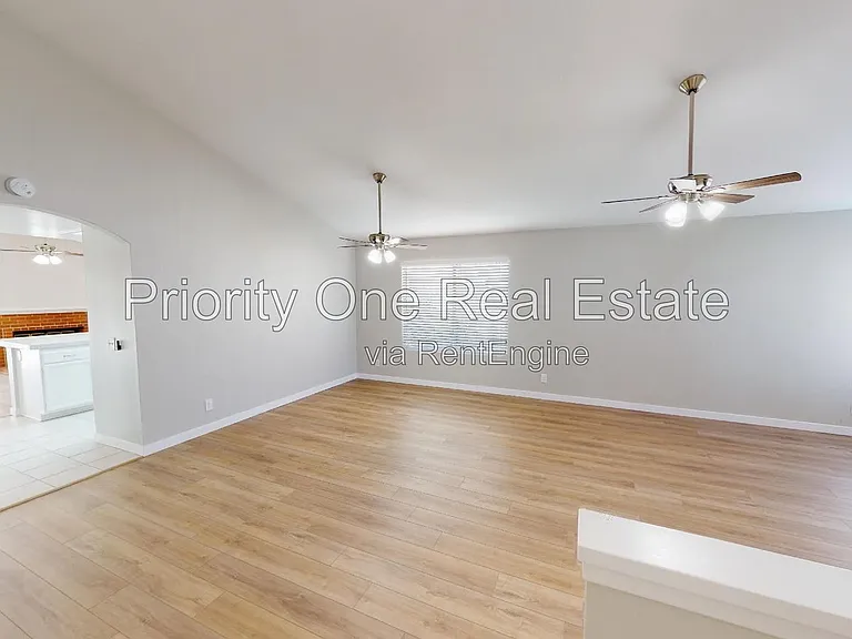 12441 Kestrel St — Photo 6