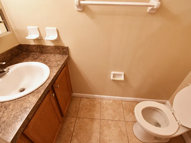 2635 SW 35th Pl — Photo 8
