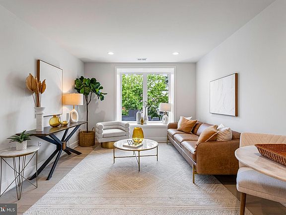 2nd image of 845 19th St NE #8